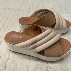 Sorel sandals size 7